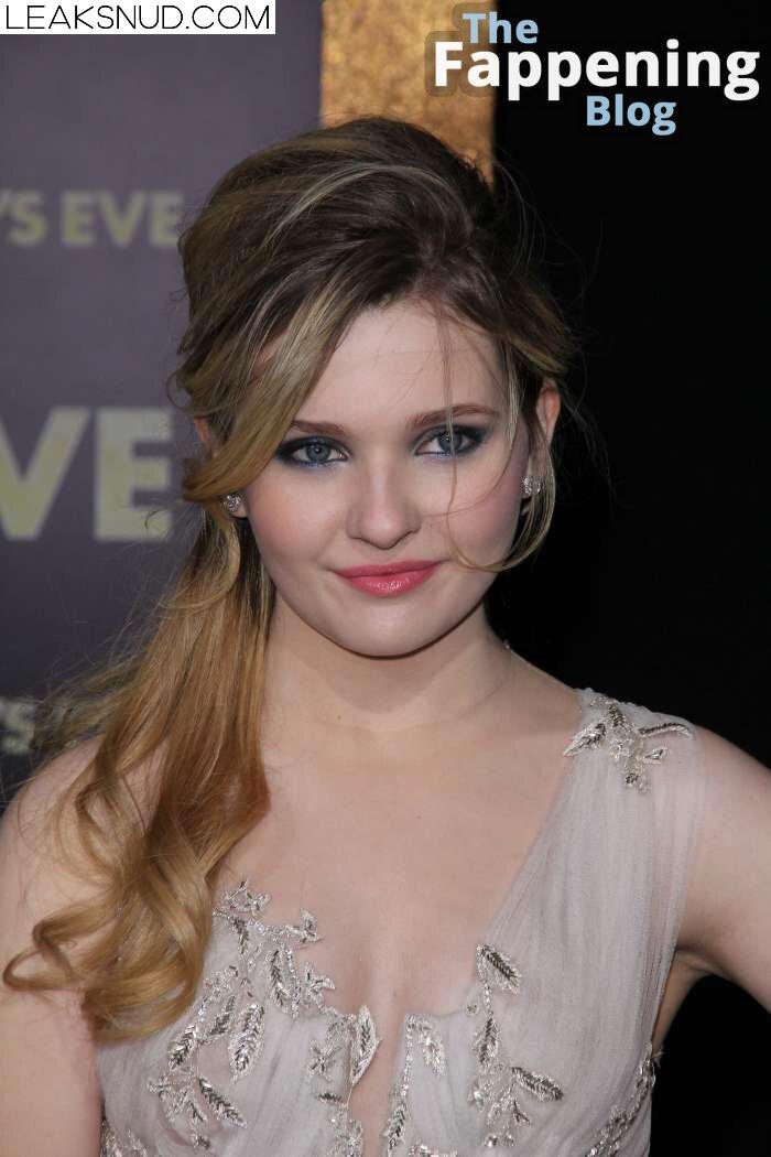 Abigail Breslin / abbienormal9 Nude Leaks Photo 341