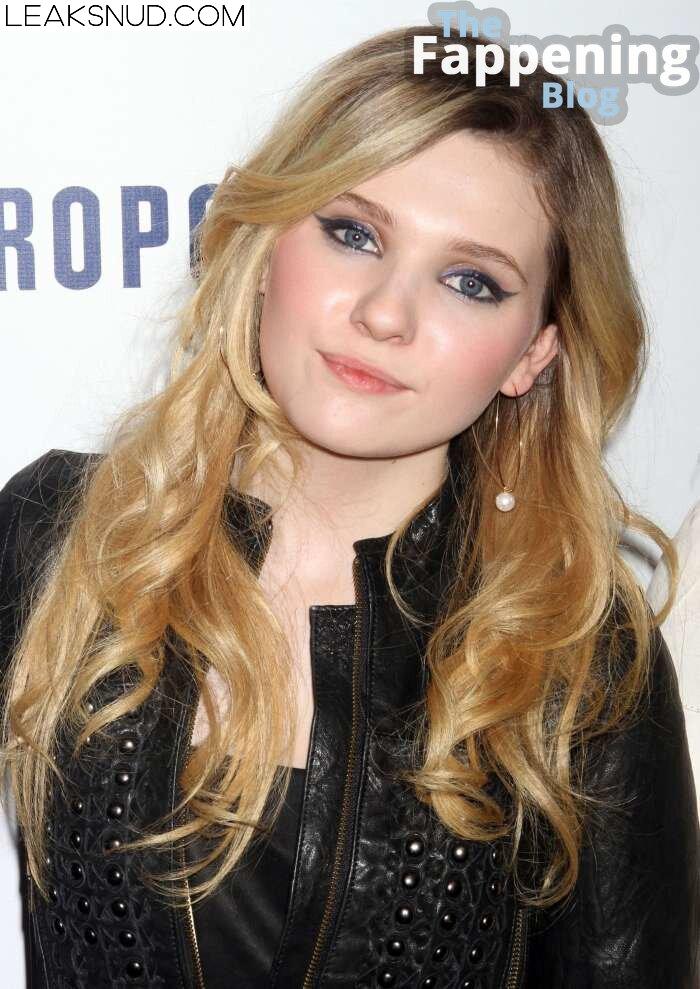 Abigail Breslin / abbienormal9 Nude Leaks Photo 342