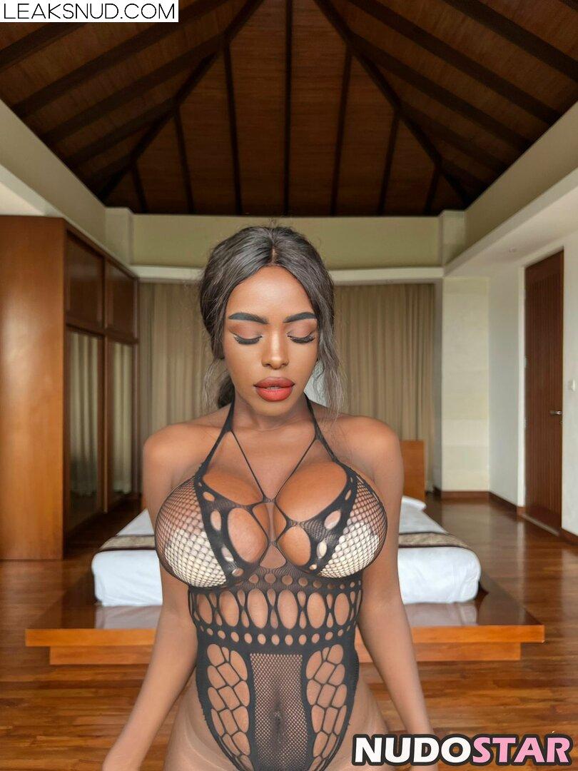 africangonwild / Mia / foxy_maya__ / littlemiss_miaa Nude Leaks OnlyFans Photo 4