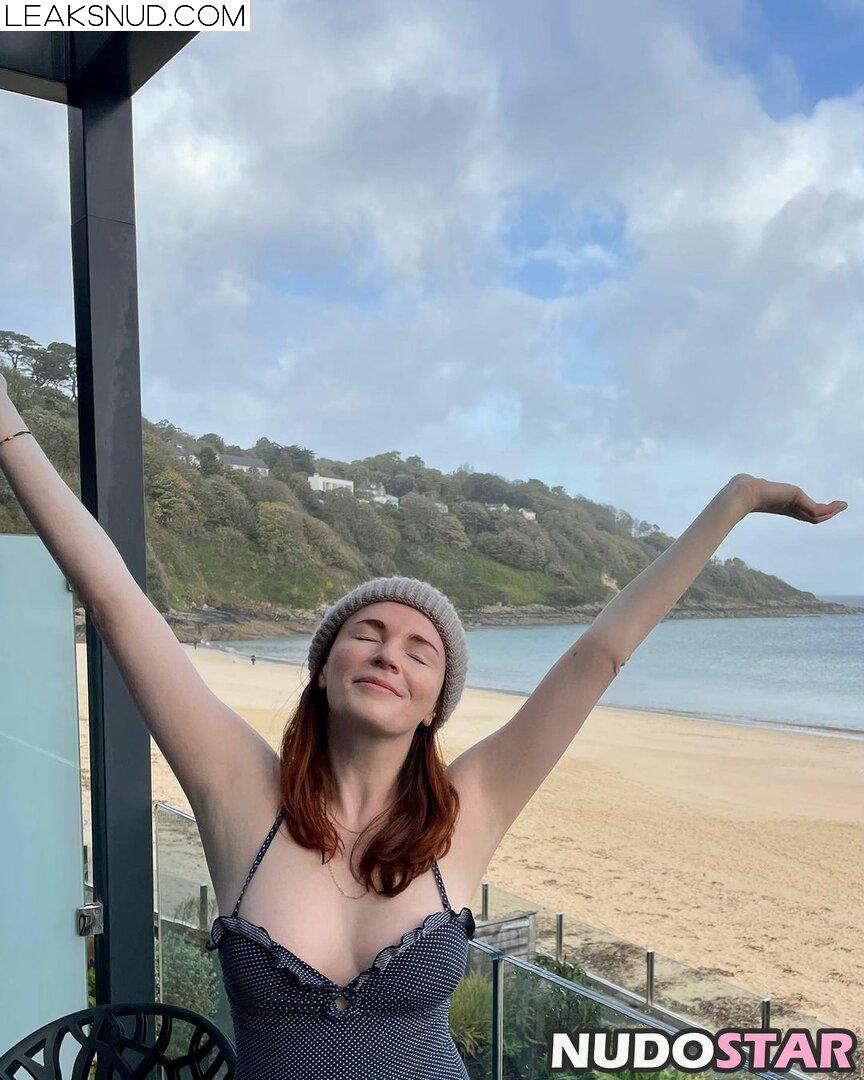 Aisling Bea / baby_aisling / weemissbea Nude Leaks OnlyFans Photo 27