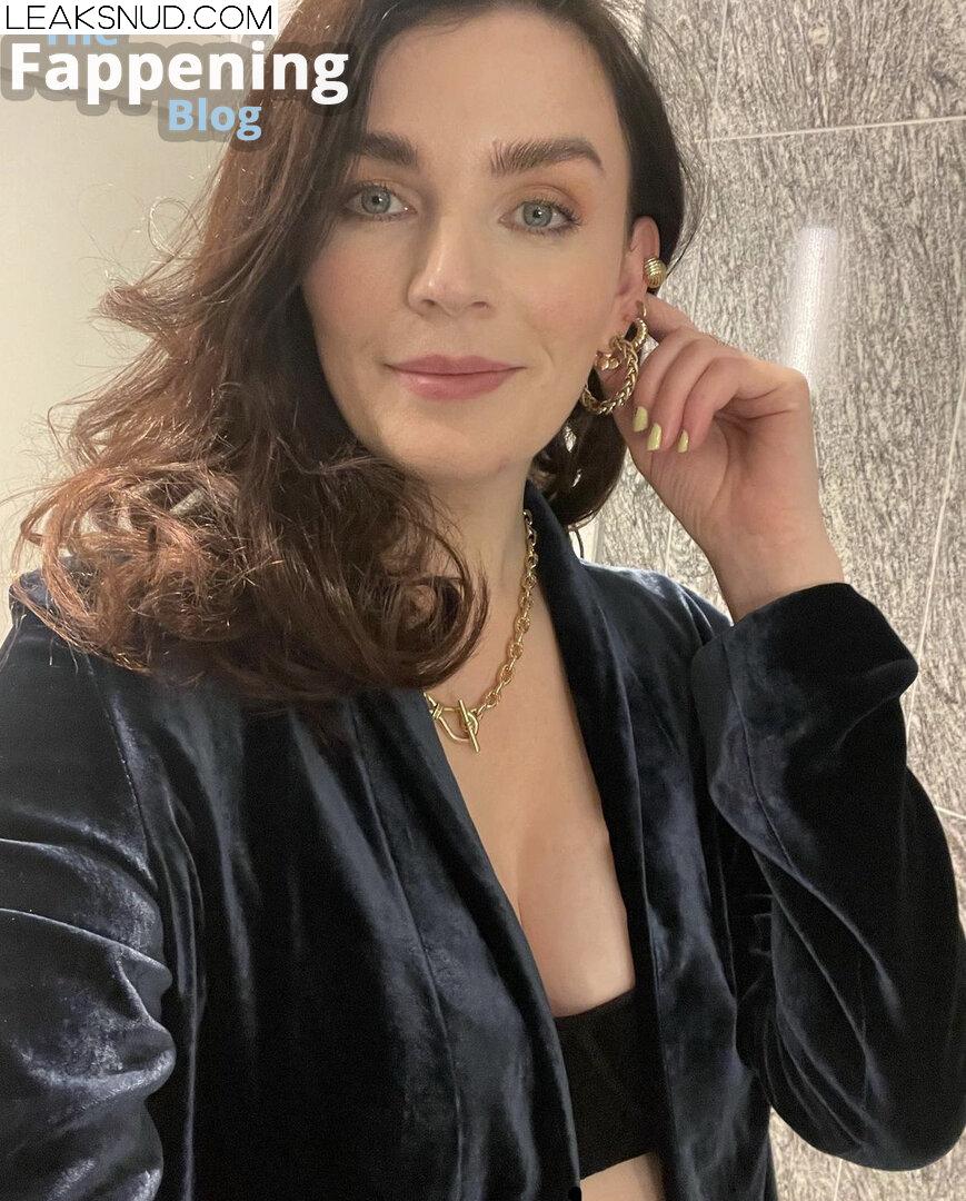 Aisling Bea / baby_aisling / weemissbea Nude Leaks OnlyFans Photo 36