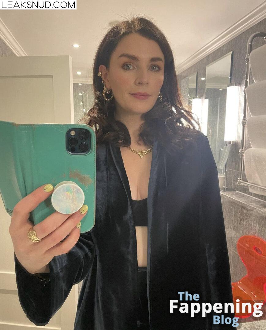 Aisling Bea / baby_aisling / weemissbea Nude Leaks OnlyFans Photo 37