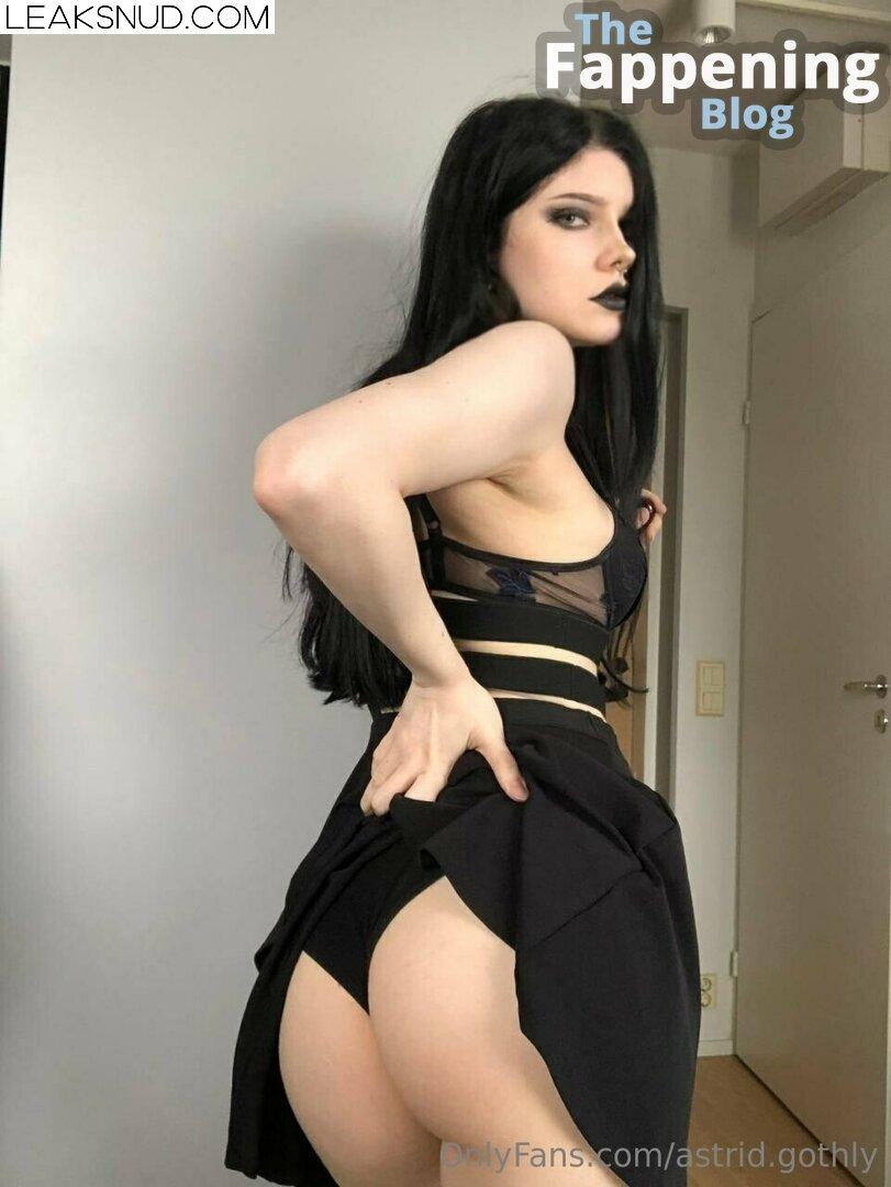 astrid.gothly / bluexastrid / cashew225 Nude Leaks OnlyFans Photo 19