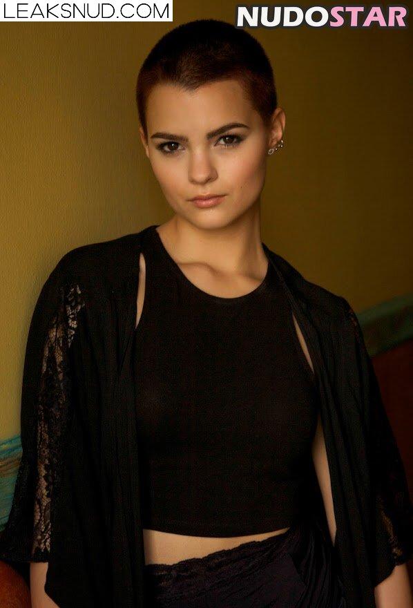 Brianna Hildebrand / briannahilde Nude Leaks Photo 16