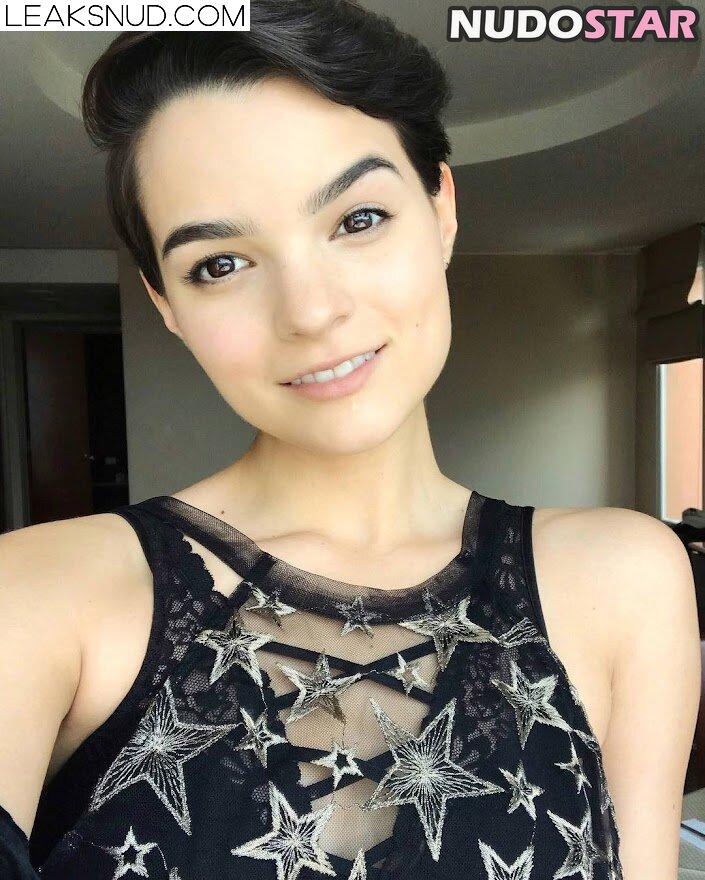 Brianna Hildebrand / briannahilde Nude Leaks Photo 21