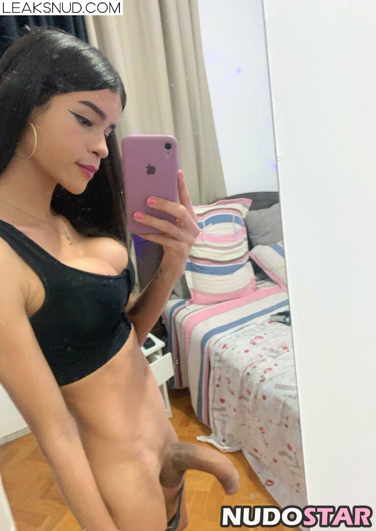 Bruna Fernandes / Brun4ferTS / brunafernanndess / brunaffernandes Nude Leaks OnlyFans Photo 24