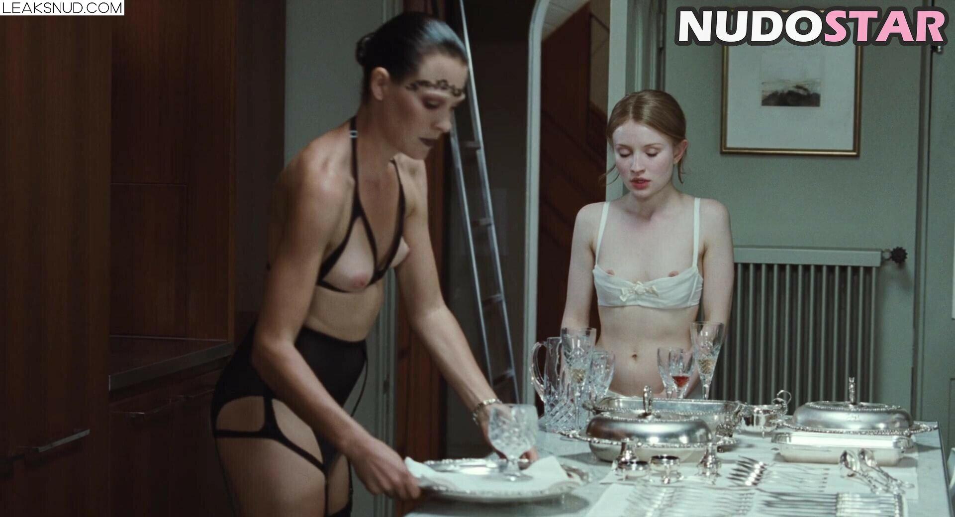 Emily Browning Nude Leaks Photo 23