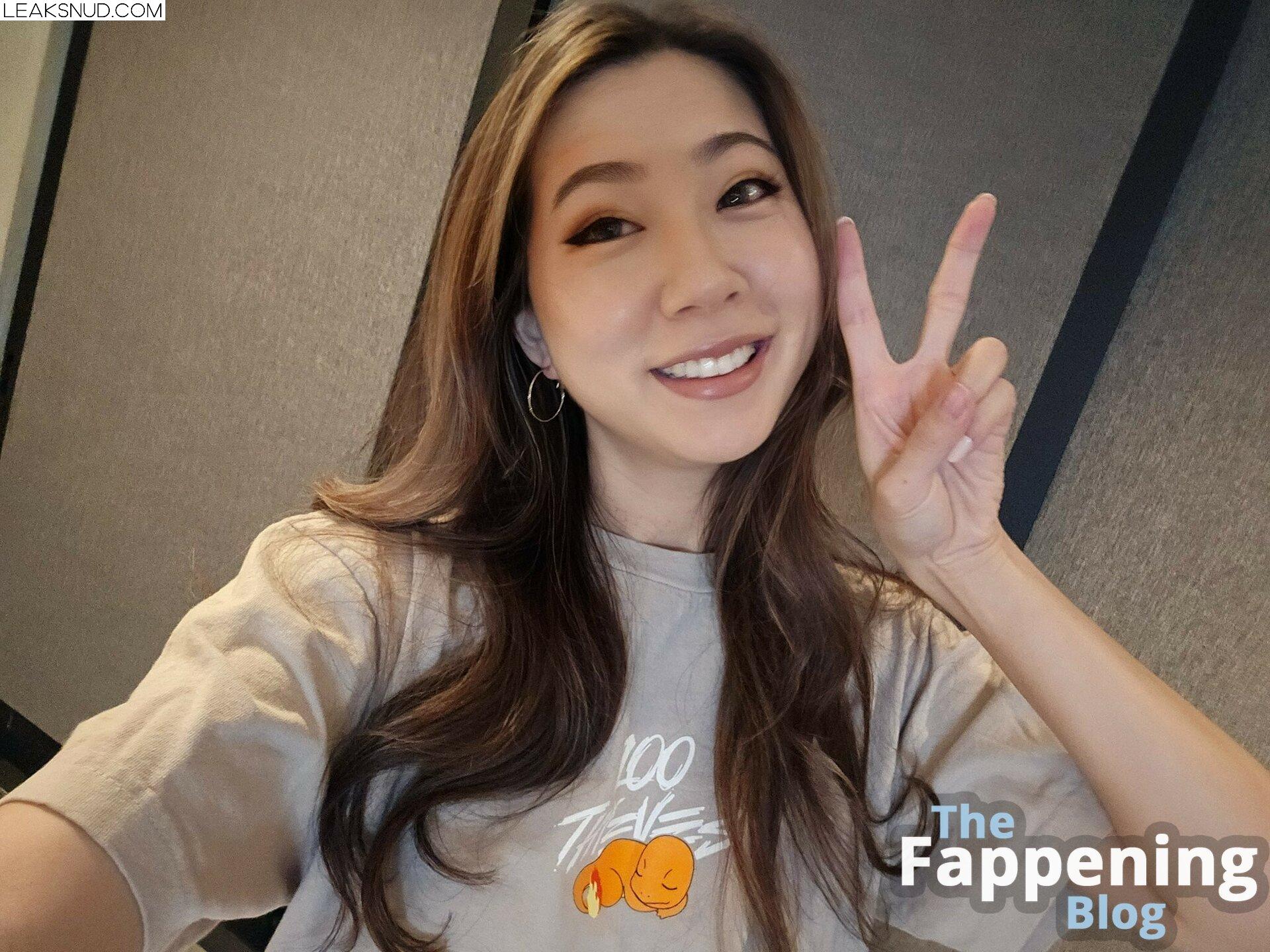 Fuslie Nude Leaks Photo 32