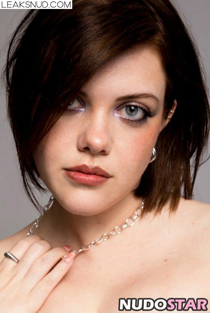 Georgie Henley Nude Leaks Photo 18