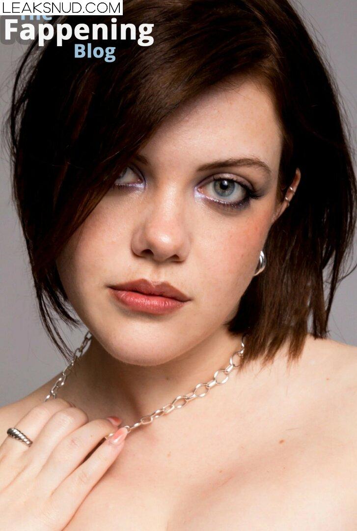 Georgie Henley / awkwardcrone Nude Leaks Photo 27