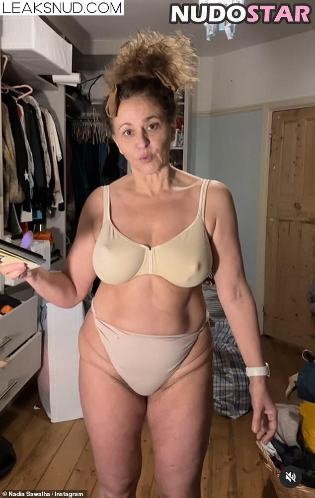 Nadia Sawalha / nadiasawalha Nude Leaks Photo 24