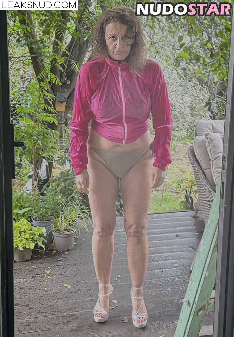 Nadia Sawalha / nadiasawalha Nude Leaks Photo 26