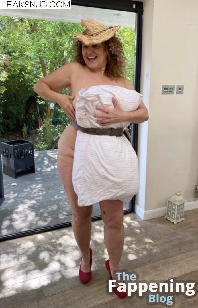 Nadia Sawalha / nadiasawalha Nude Leaks Photo 31