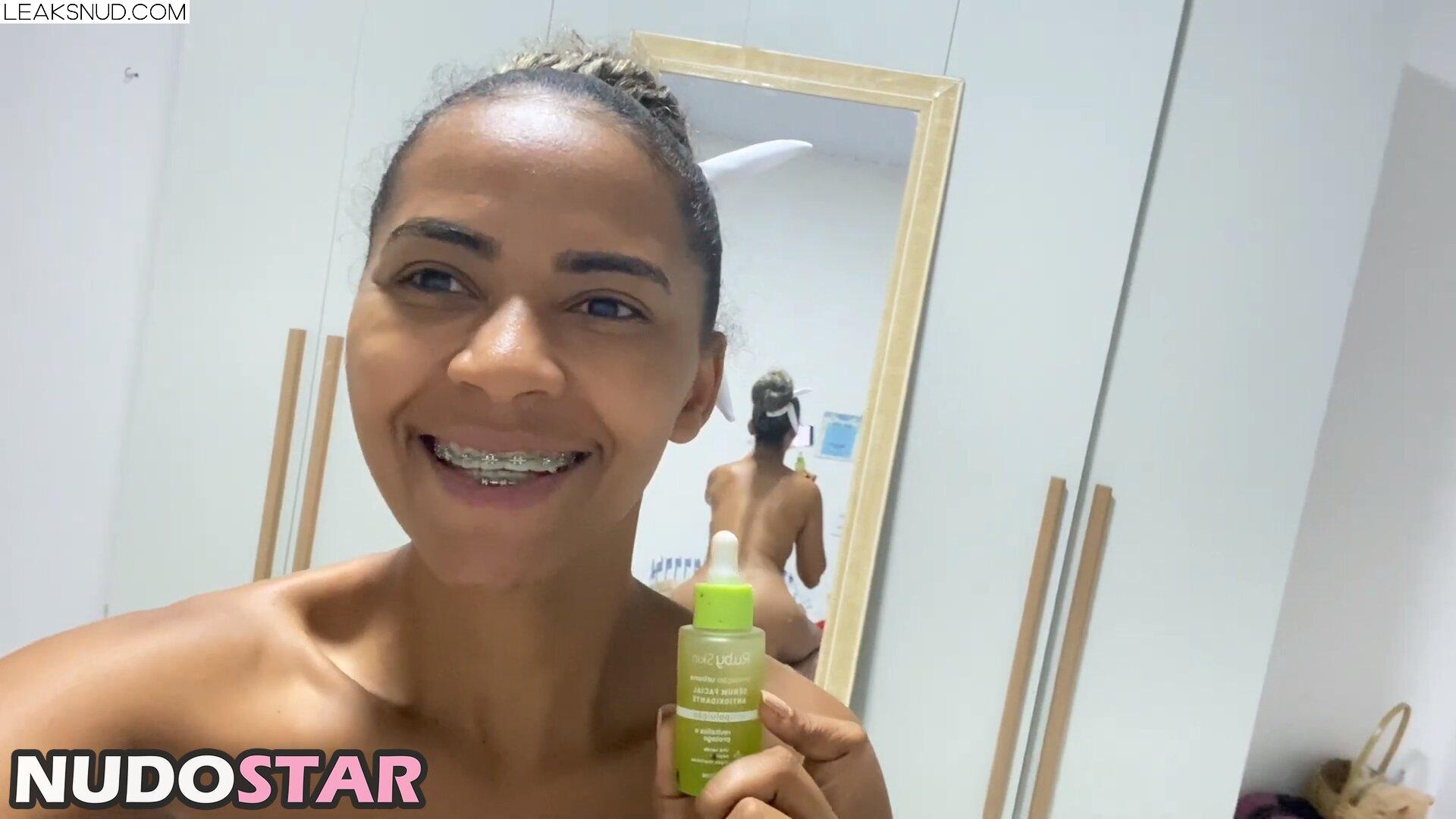 Renata Souza / Rezinha Youtuber / renataoficial1 Nude Leaks Photo 1