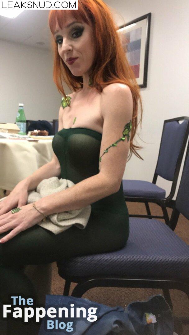 Ruth Connell / RuthieConnell / ruthie_connell Nude Leaks Photo 6