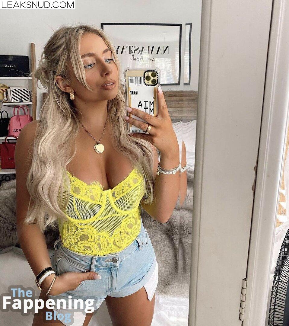 Saffron Barker / saffronbarker Nude Leaks Photo 355