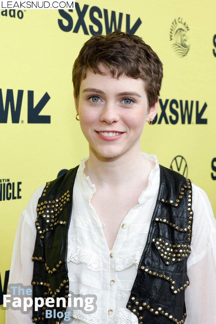 Sophia Lillis / sophialillis Nude Leaks Photo 23