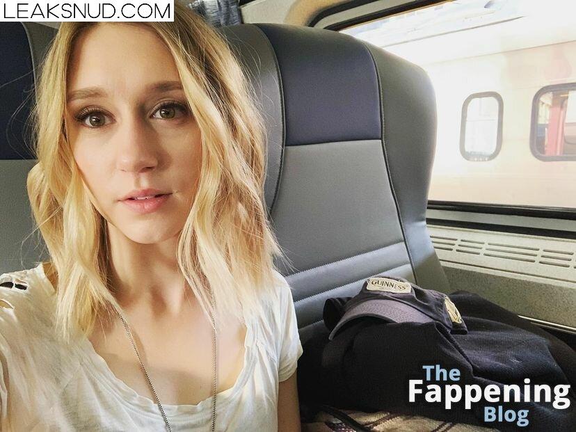 Taissa Farmiga / taissafarmiga Nude Leaks Photo 12