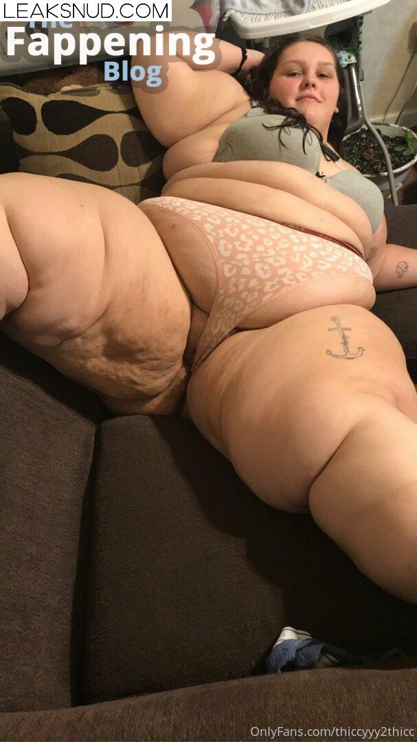 thiccyyy2thicc Nude Leaks Photo 33